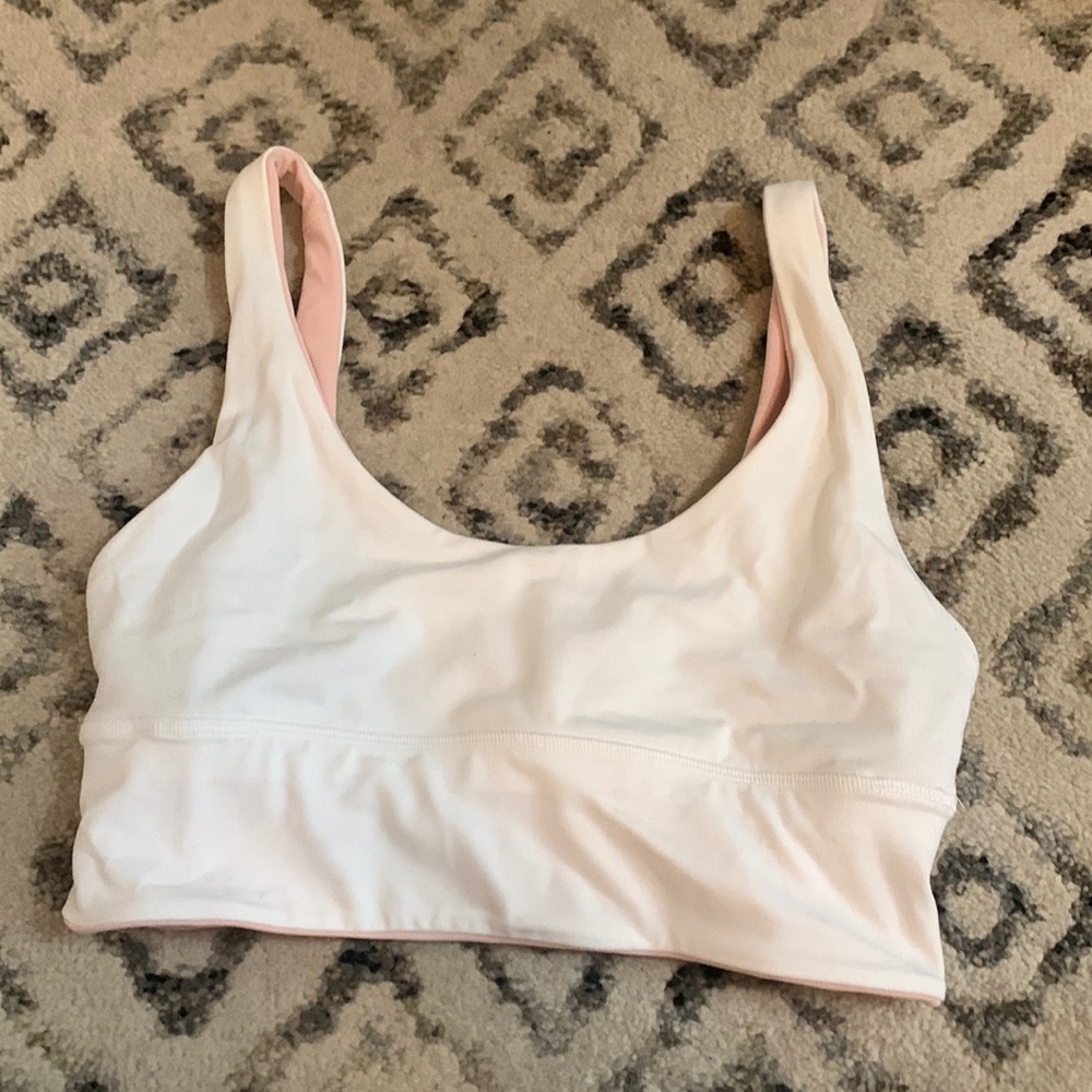 Cute reversible lululemon bra top! Size 6